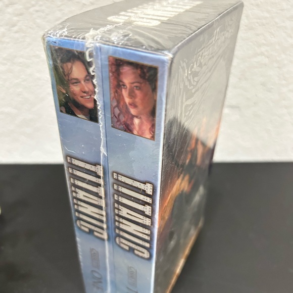 VHS Box Set TITANIC  Part One And Two Unopened Collectible Entertainment Rare - Picture 6 of 6